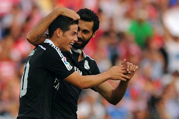 Free-scoring Real Madrid go top in La Liga after 4-0 win