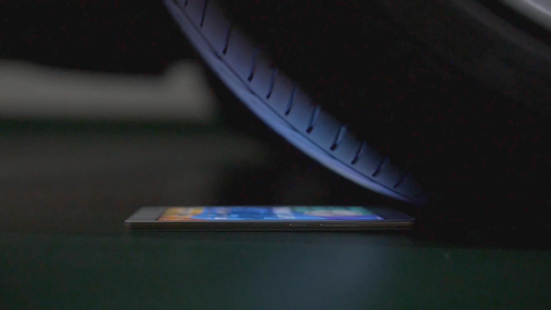 OPPO R5 shown smashing watermelons, cracking nuts, and even driving in nails