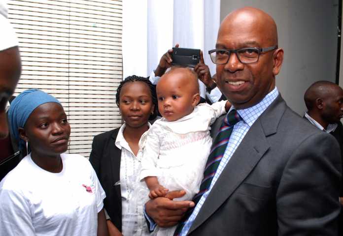 (LR) Sylvia Atsali,Melina Akinyi and Safaricom CEO Bob Collymore