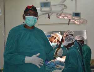 Medical personnel holding the knife (KNH) -Bizna