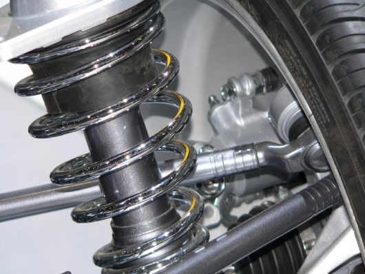 When struts and shock absorbers should be replaced