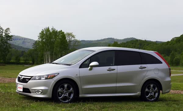 Which is better: Honda Stream or Mazda Premacy?