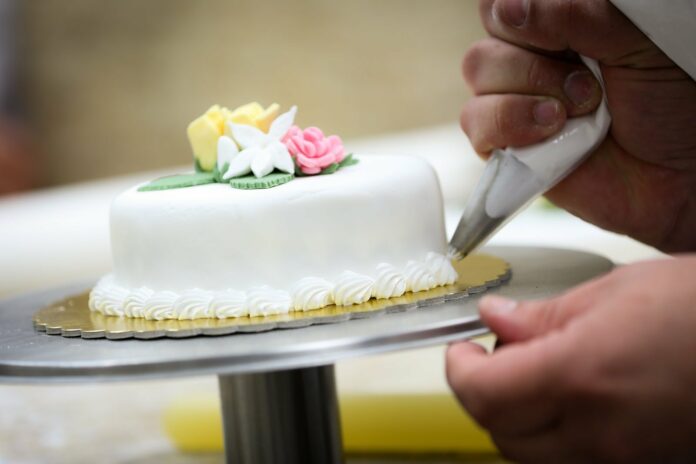 Turn your passion into a profitable buiness - Bizna