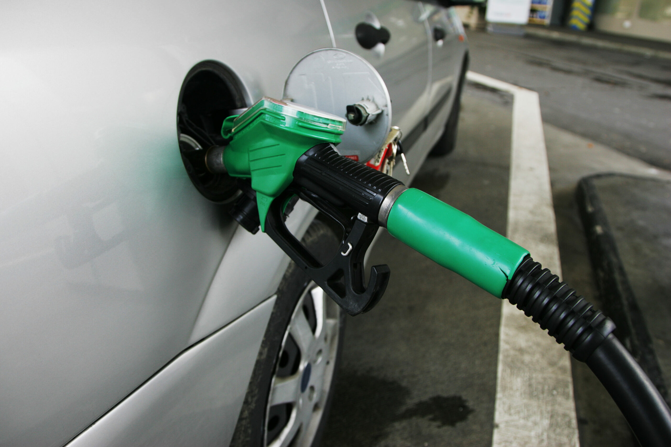 20 ways to improve your car's fuel efficiency by 70%