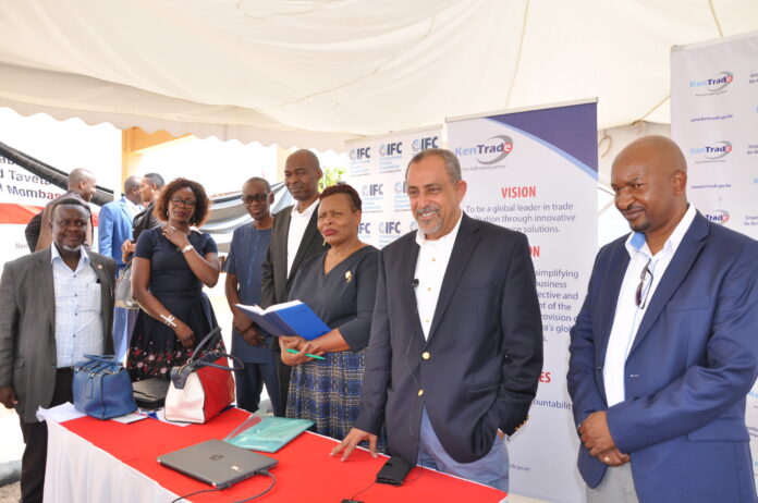 Officials from KENTRADE , ministry of Industry, Trade and World Bank Group at the launch