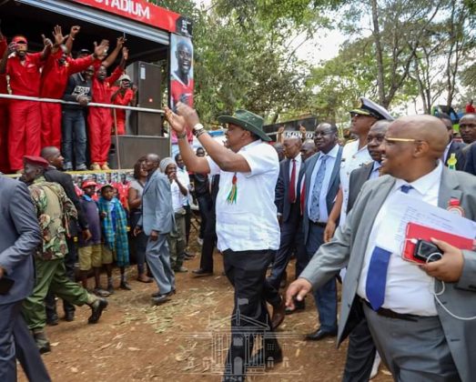 Government extending support to youth in agriculture, says Kenyatta