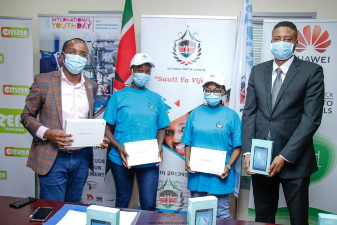 Fursa vs Virus Challenge Winners. National Youth Council CEO Roy Sasake telewa and Chief public relations officer Huawei Kenya Dalmar Abdi - Bizna
