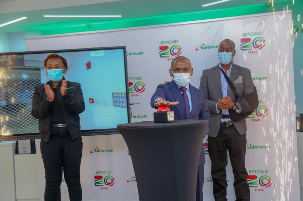 Safaricom Chief Executive Officer Peter Ndegwa, Launches the newly refurbished heavy tech shop in Moi avenue, Nairobi. Their plan is to offer integrated solutions as part of our strategy to drive digital inclusion” This first-of-a-kind digitized flagship shop has a video tunnel at the entrance, digital interactive screens and device display screens for a wide variety of phones and accessories on sale together with Safaricom Chief Customer Officer Sylvia Mulinge and Chief Human resource officer Paul Kasimu.