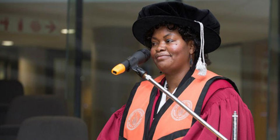 Kenyan don, Dr. Catherine Ngila crowned 2021 L’Oréal-Unesco Laureate - Bizna Kenya