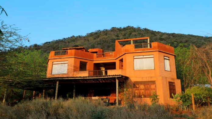 Mud House in Kenya