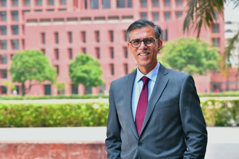 Aga Khan University Turns 40 and Celebrates its Founding Vision Aga Khan University Turns 40 and Celebrates its Founding Vision