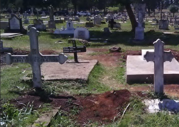 “Sometimes We Bury Two People in One Grave”, Says Lang'ata Cemetery Undertaker - Bizna Kenya | Picture Courtesy