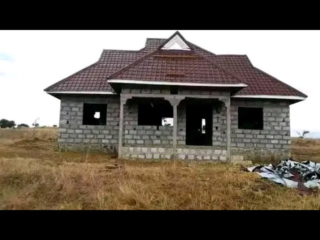 Man breaks down estimated cost of building a three bedroom house