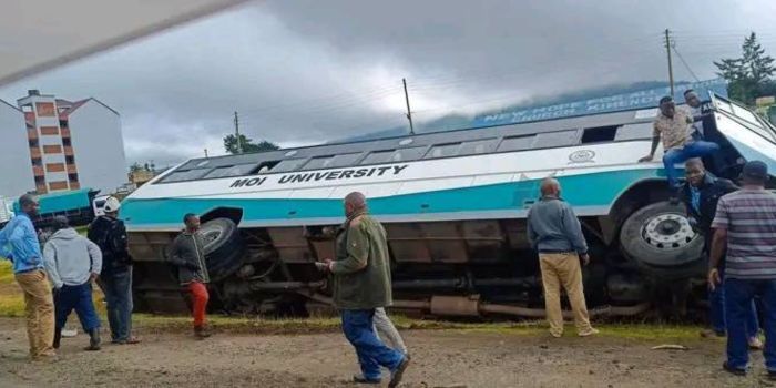 Several injured as Moi University bus is involved in accident 1 Several injured as Moi University bus is involved in accident