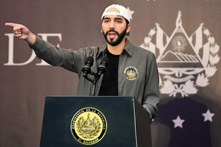 El Salvador giving free citizenship, passports, money to foreigners to relocate