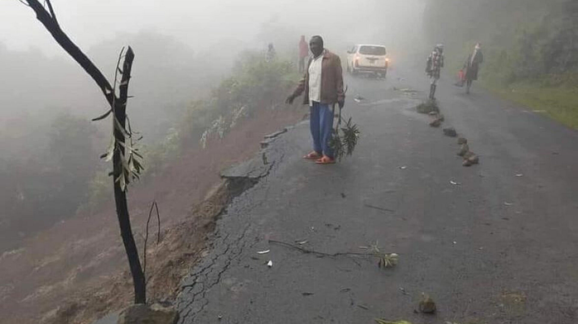 Kabarnet-Eldama Ravine road develops cracks following landslide 1 Kabarnet-Eldama Ravine road develops cracks following landslide