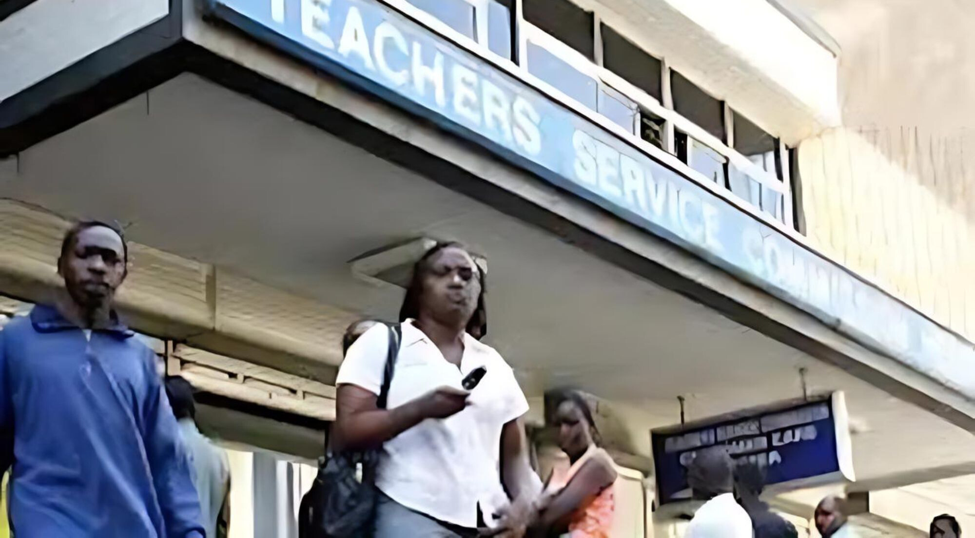 Amount, benefits payable to dependents of TSC teacher who dies in service