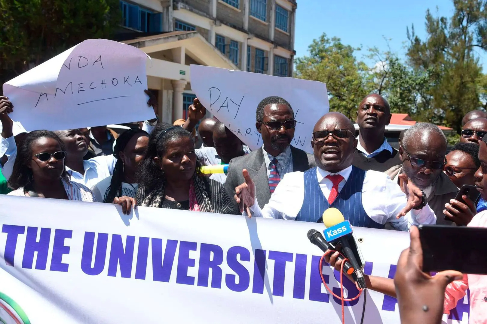 Government, lecturers Sh. 9.7 billion deal that led to university strikes called off