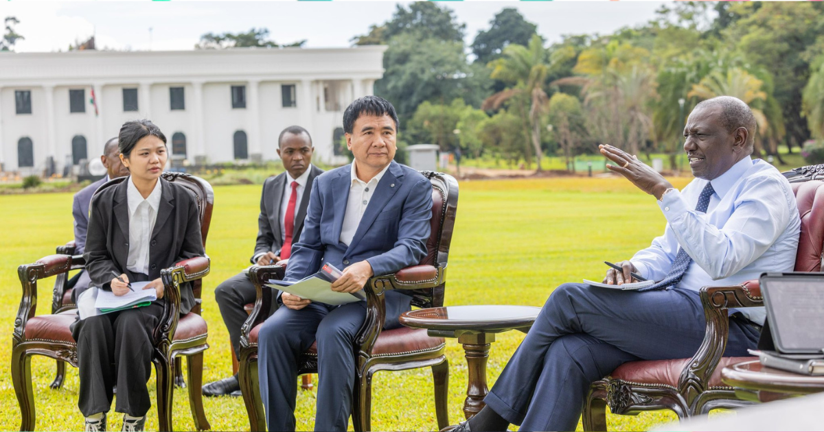 Video: US Senators angered by Ruto’s dalliance with China 1 President Ruto when he met a Chinese delegation at state house.