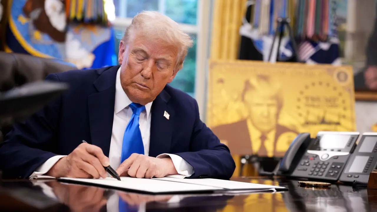 Trump imposes $100,000 (Sh13 million) annual fee on H-1B work visa